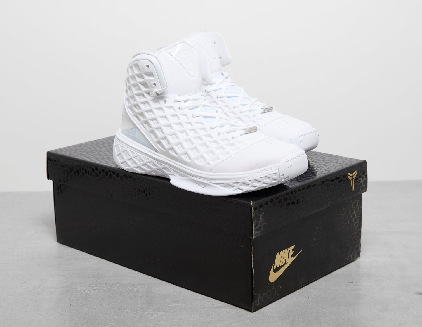Kobe 3 Protro 'Halo'